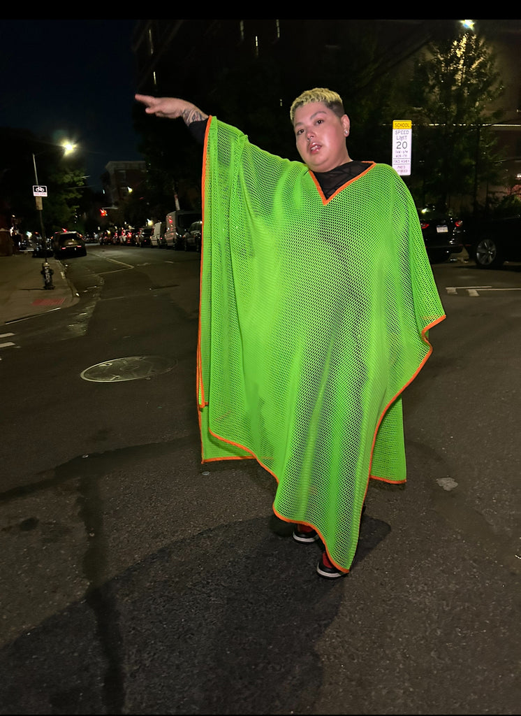 Neongrüner Kaftan mit Wabenmuster