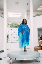 Zerfetzter blauer Kaftan