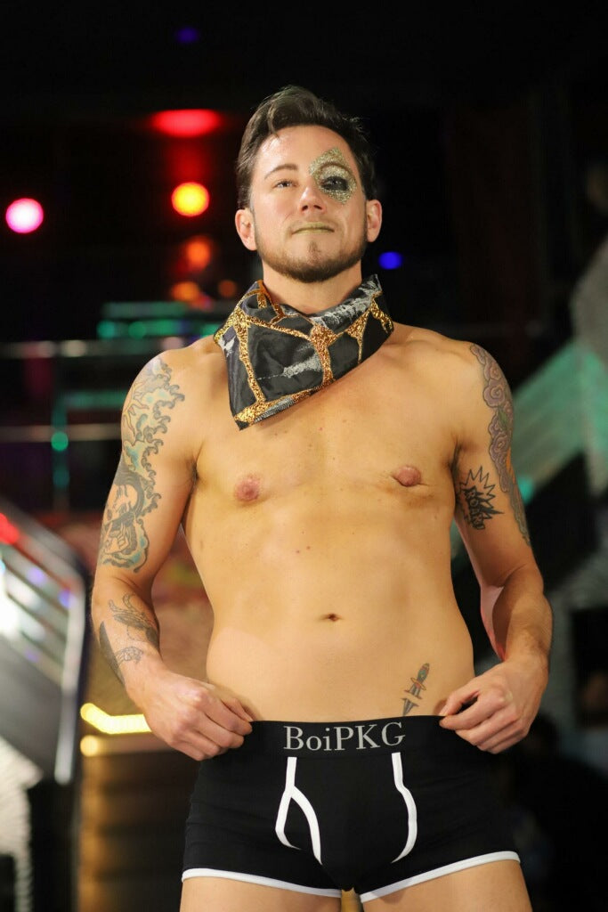Schwarzes und goldenes Bandana NYFW 2020