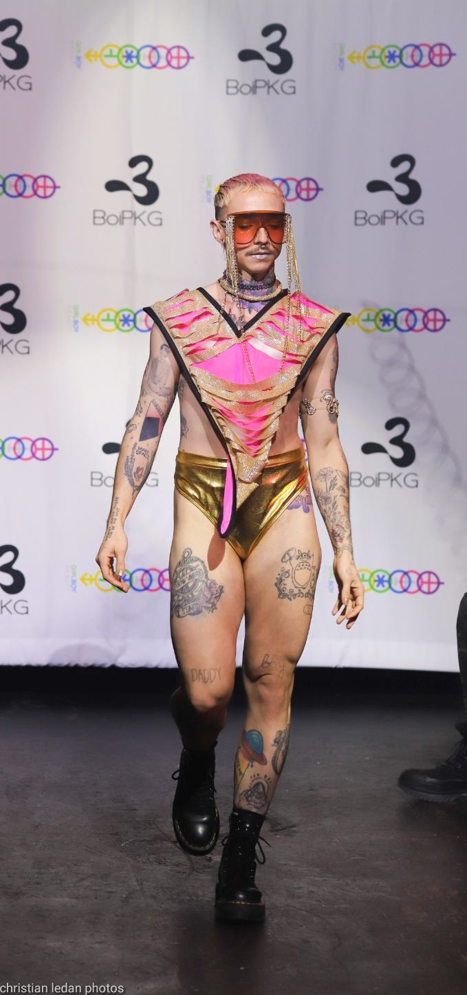 Top de verano dorado