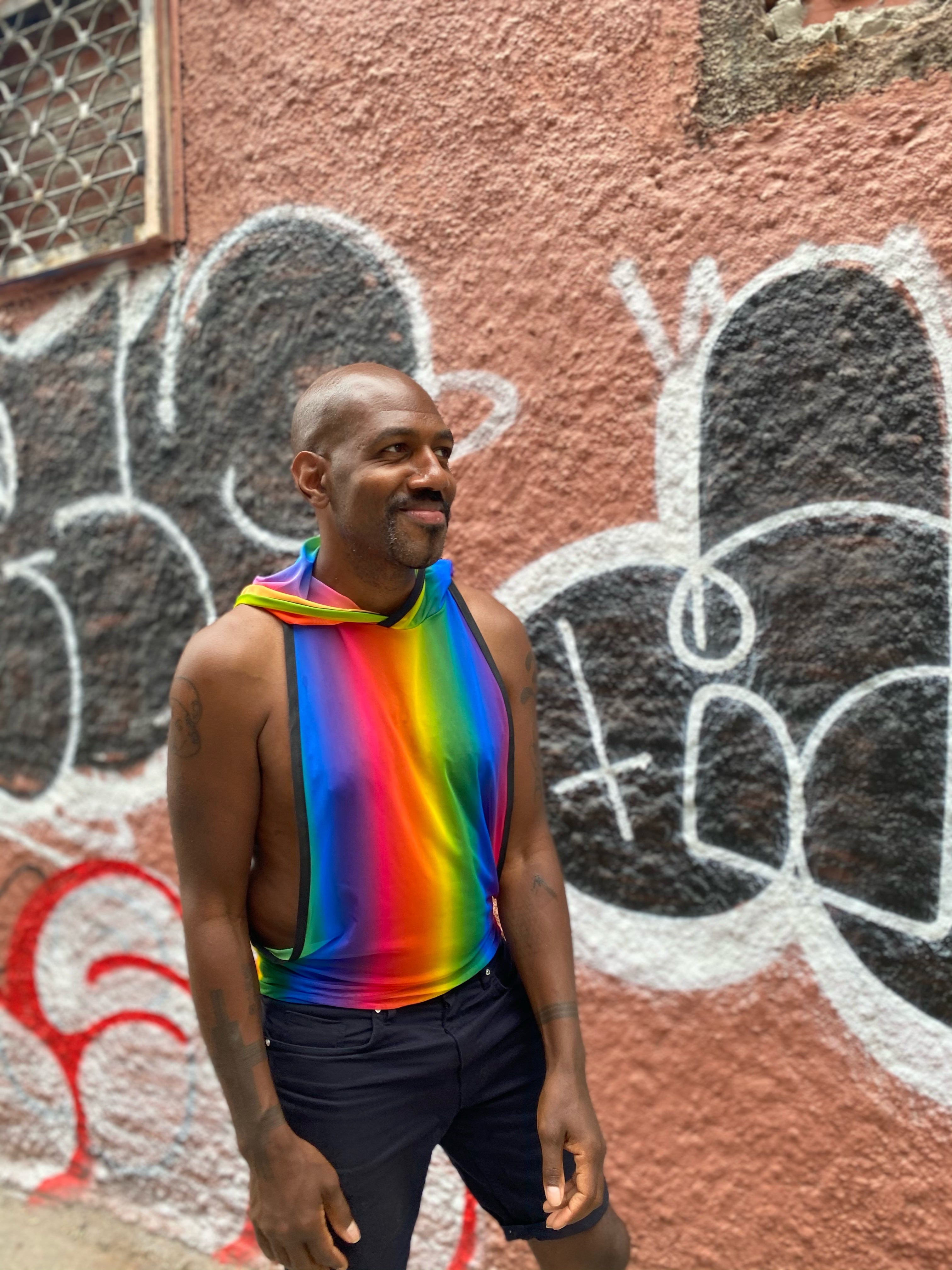 Muskelshirt mit Regenbogen-Ombré-Muster