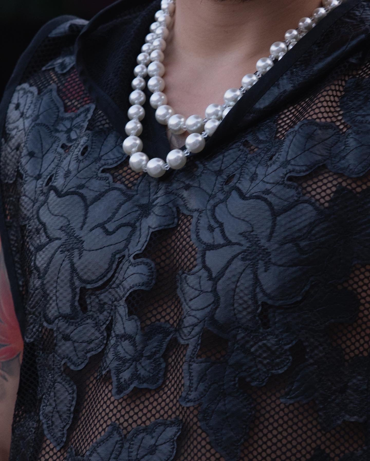 Schwarze Rosentunika (kurz)