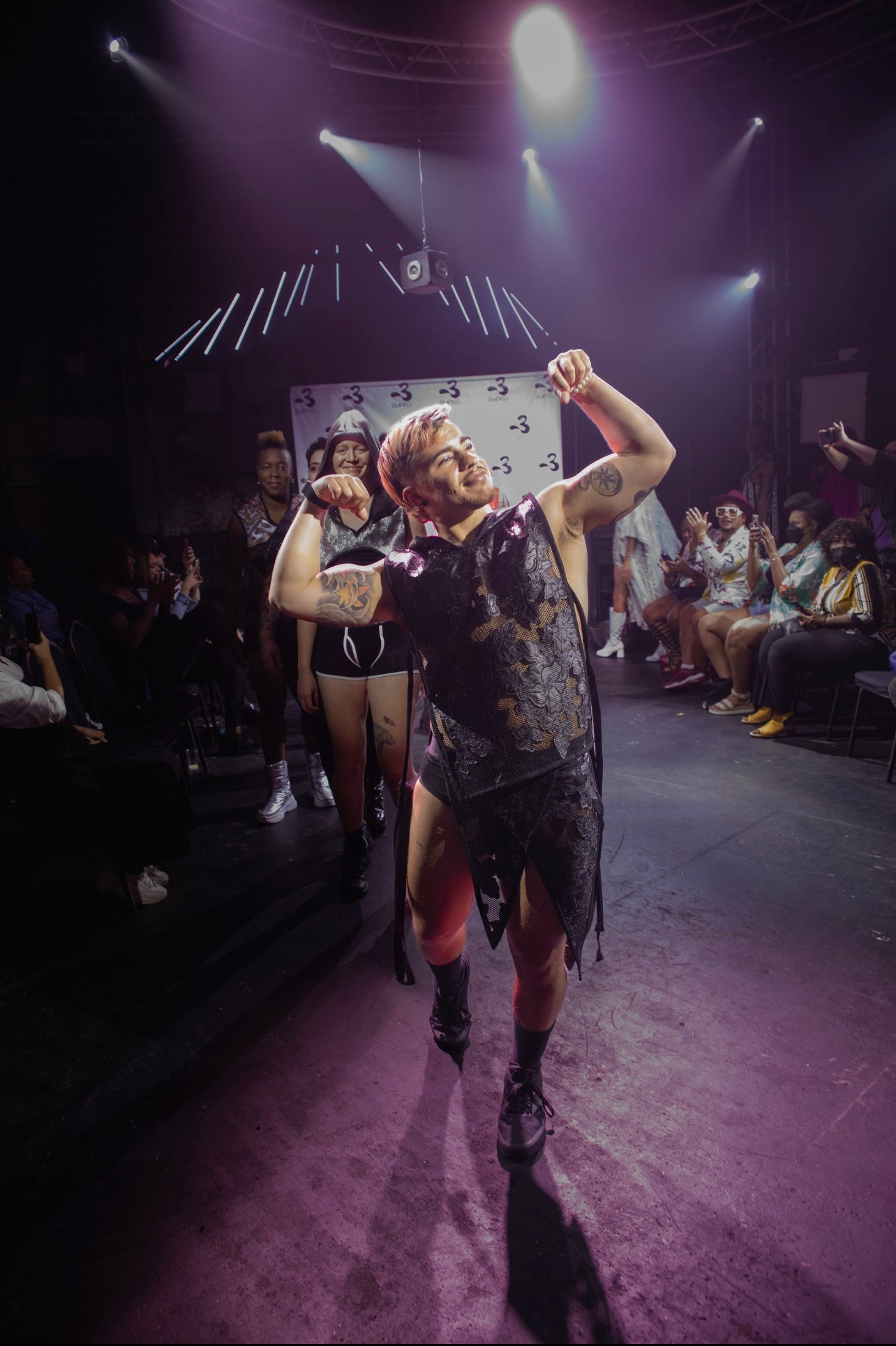 Schwarze Rosentunika (kurz)