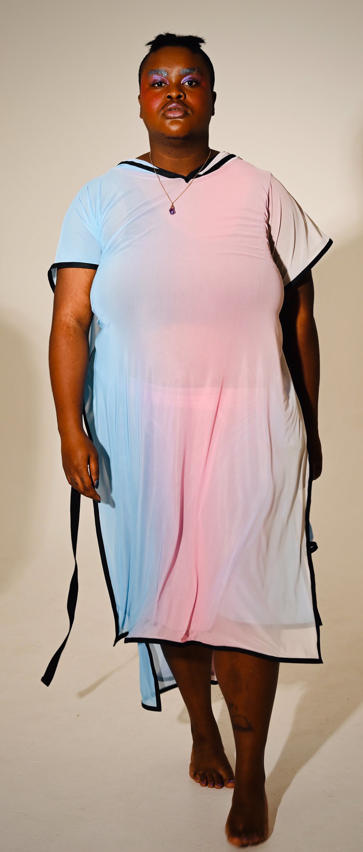 Tunika mit Ombré-Muster und Transgender-Flagge