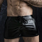 Shorts aus veganem Leder